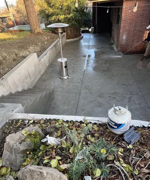 Patio, Retaining Wall, Step and Driveway Concrete in Seattle 